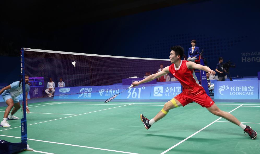 用手势沟通 用手势沟通